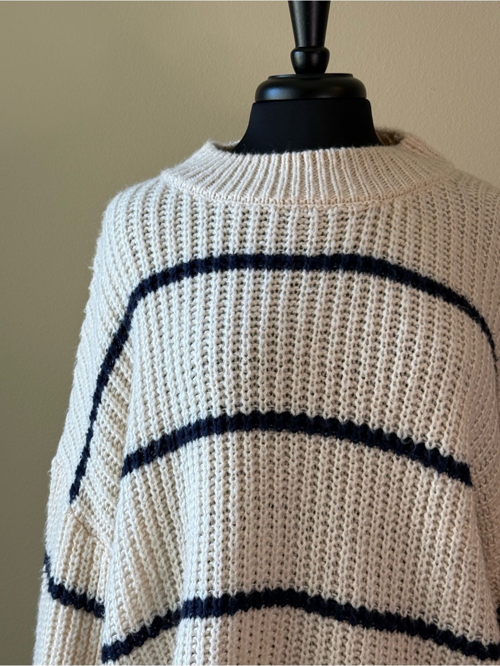 HYFVE Sweater Size Large Striped Cream Navy Shaker Knit - Picture 2 of 14